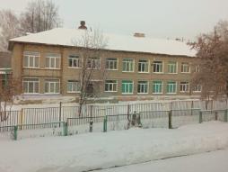 3 корпус Танковая 7/1 расположено в типовом здании 1961 года постройки, в том же году здание было введено в эксплуатацию под детский сад. Здание двухэтажное, кирпичное, обеспечено централизованным отоплением, канализацией, водопроводом. В детском саду имеются: совмещенный музыкальный и физкультурный зал, методический кабинет, медицинский кабинет, логопедические кабинеты – 2 шт. Здание оснащено системой видеонаблюдения, пожарной сигнализацией, тревожной сигнализацией. Территория детского сада озеленена насаждениями, имеются различные виды деревьев и кустарников, клумбы.